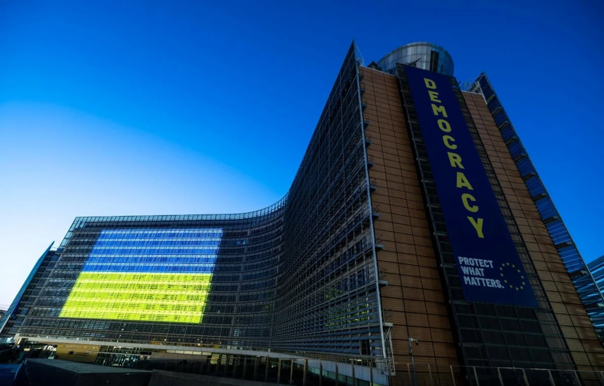 Хронологія синьо-жовтої ілюмінації Вестмінстера 23–24 серпня 2026 року